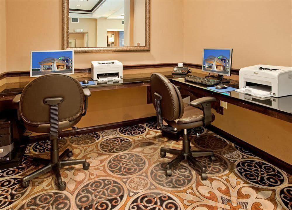 Holiday Inn Express Hotel & Suites Sedalia By Ihg Exterior foto